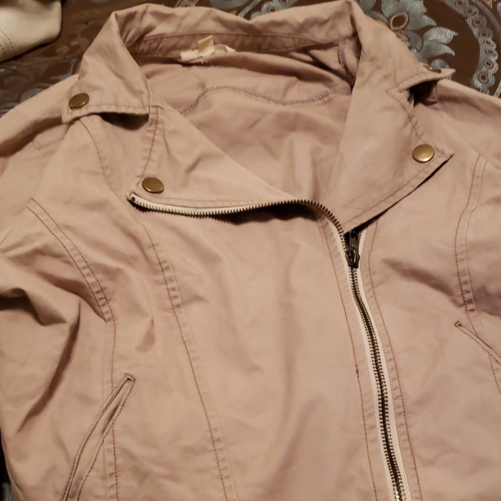 Lightweight crop jacket